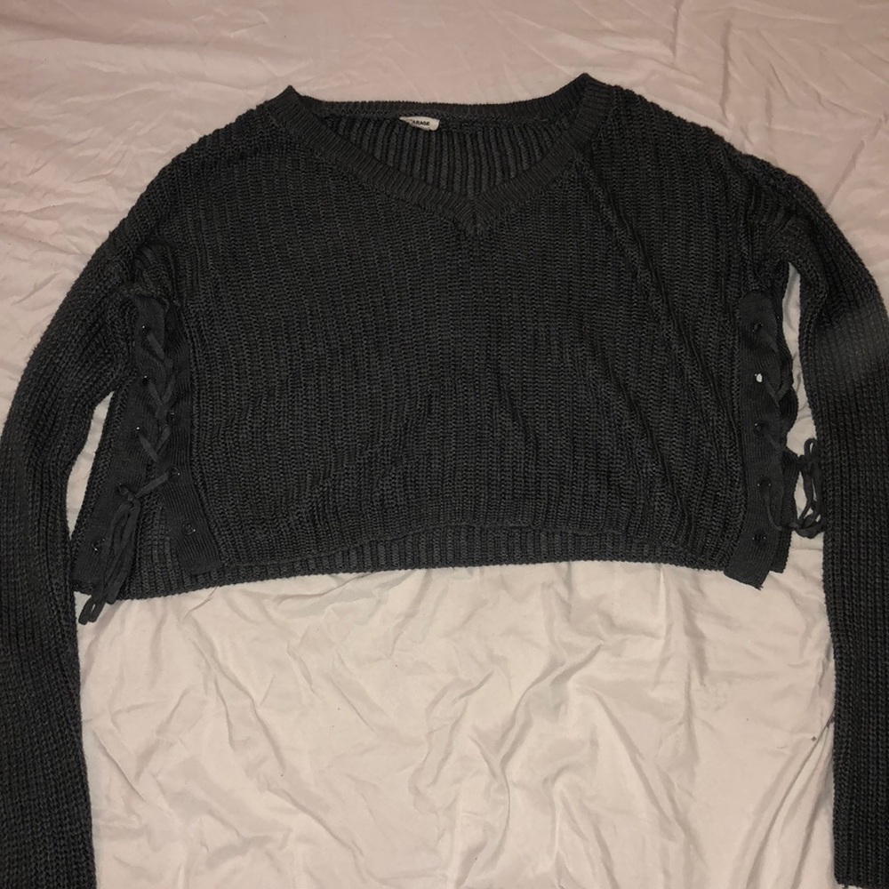 A gray crop top